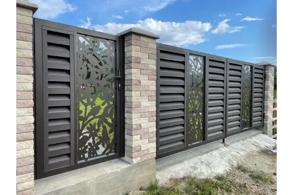 Ворота-жалюзі Флора — брама-жалюзі з рослинним орнаментом, ціна 5500 грн/м²
